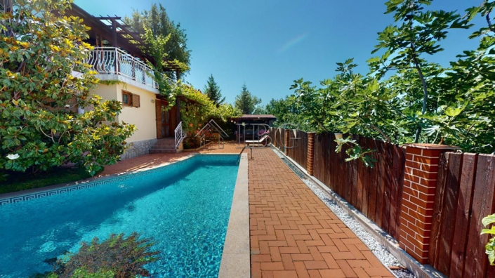 Image No.2-3 Bed House for sale