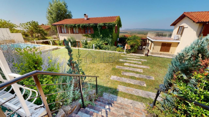 Image No.3-3 Bed House for sale