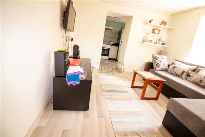 Image No.9-5 Bed House for sale