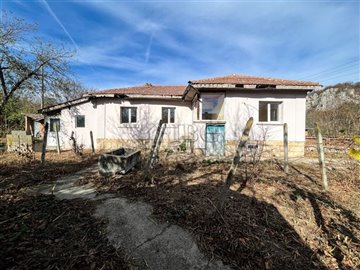 1699629339partly-renovated-house-near-dve-mog