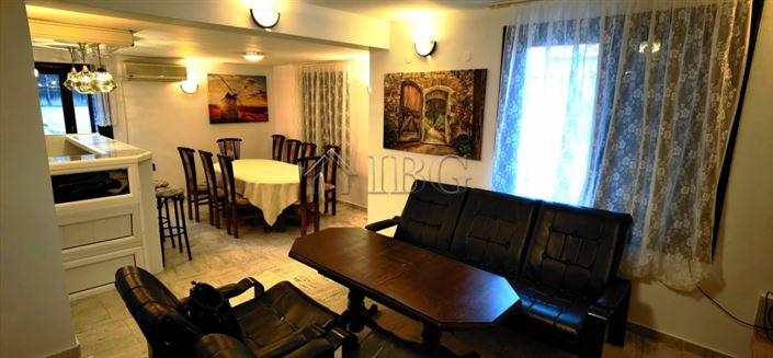 Image No.10-3 Bed House for sale