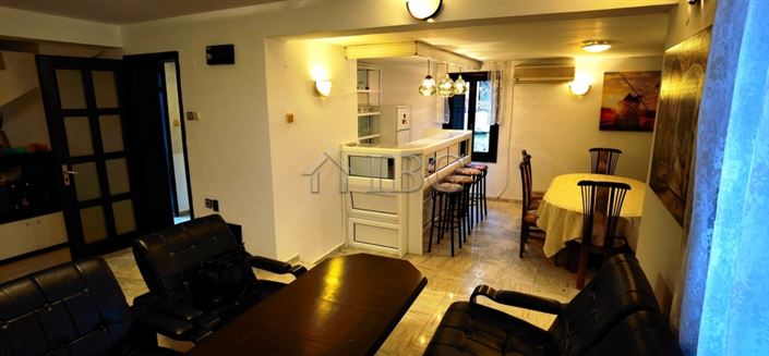 Image No.9-3 Bed House for sale