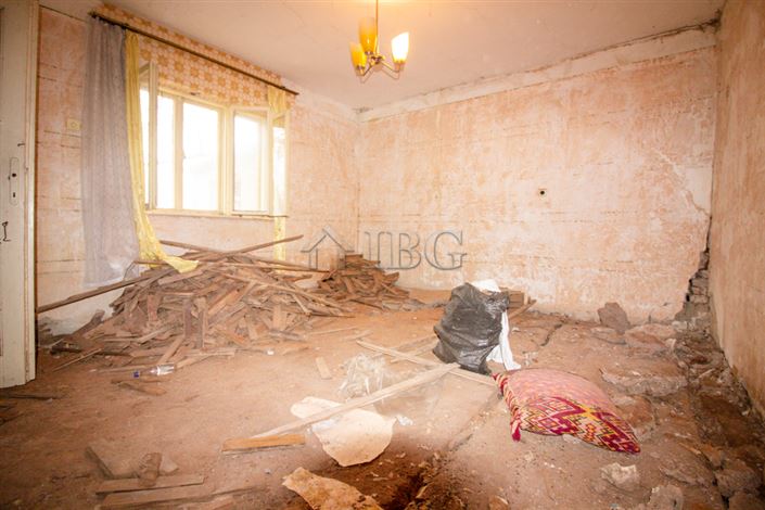 Image No.8-3 Bed House for sale