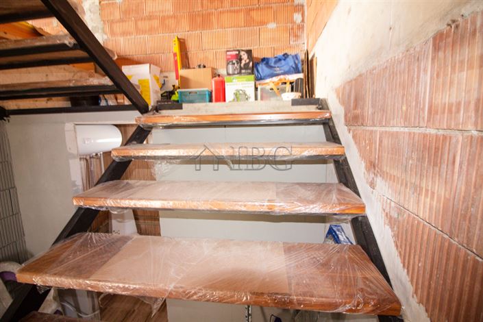 Image No.11-2 Bed House for sale