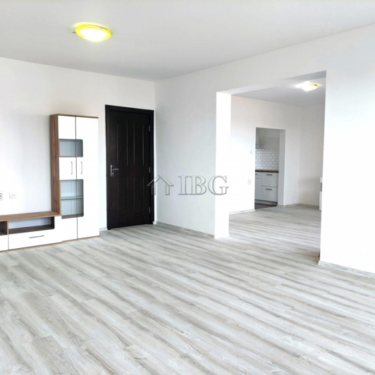 Image No.2-4 Bed House for sale