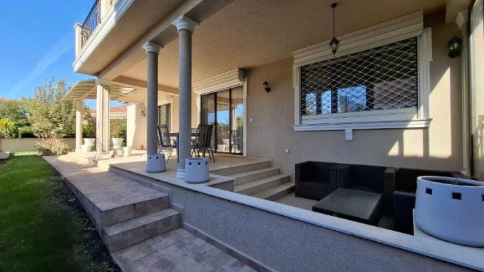 Image No.4-4 Bed House for sale