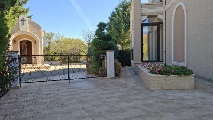 Image No.3-4 Bed House for sale