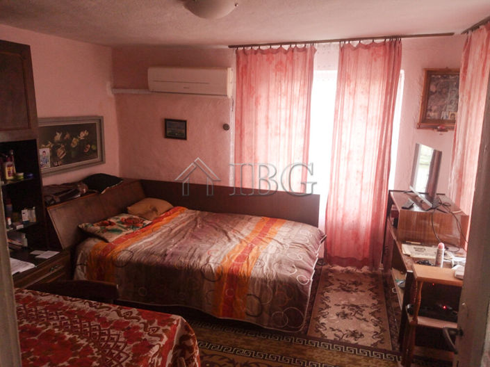 Image No.12-2 Bed House for sale