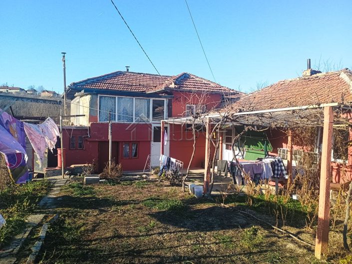 Image No.1-3 Bed House for sale