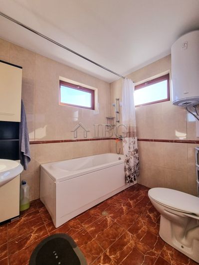 Image No.12-3 Bed House for sale