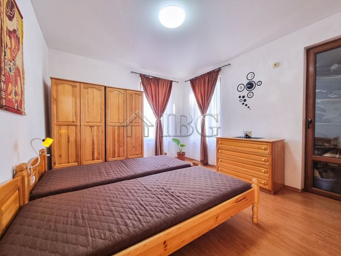 Image No.17-3 Bed House for sale