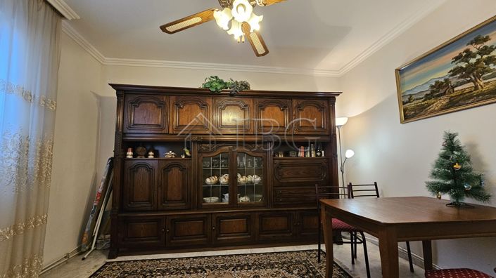 Image No.10-3 Bed House for sale