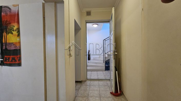 Image No.18-3 Bed House for sale