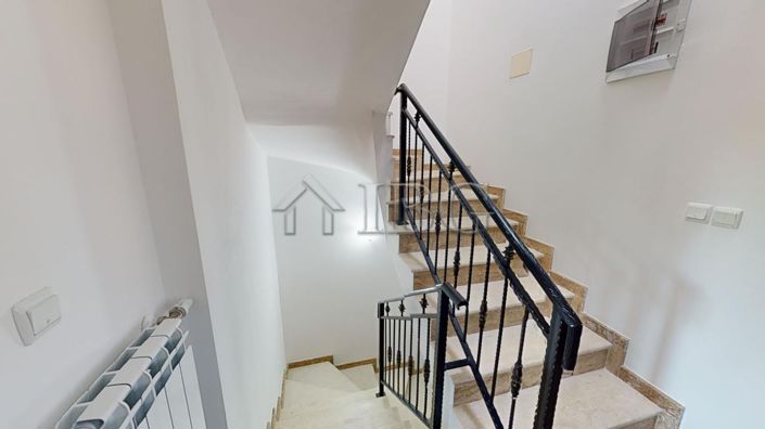 Image No.6-2 Bed House for sale