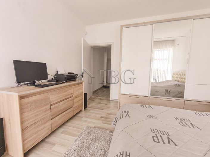 Image No.18-3 Bed House for sale