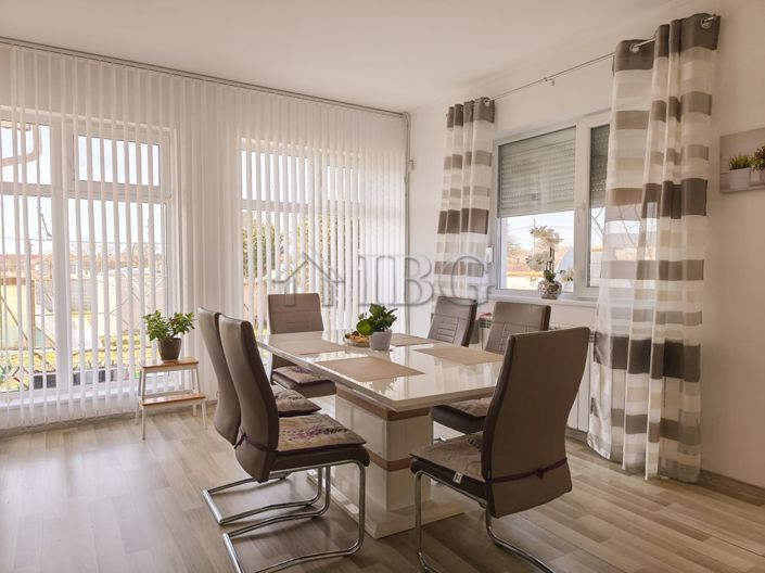 Image No.6-3 Bed House for sale