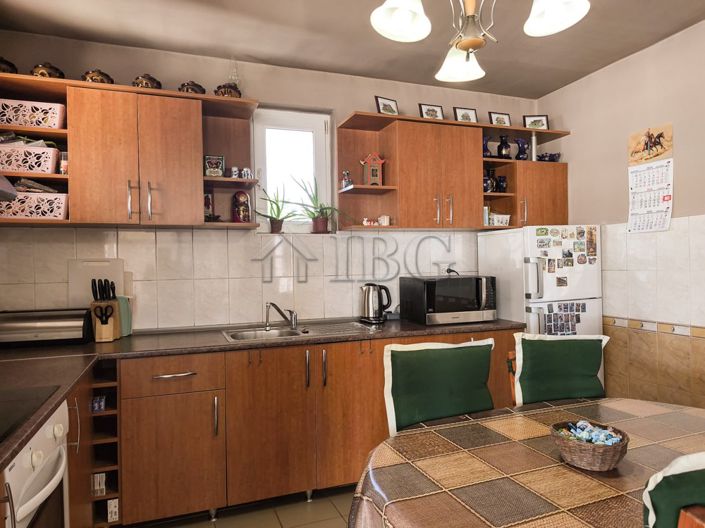 Image No.10-3 Bed House for sale