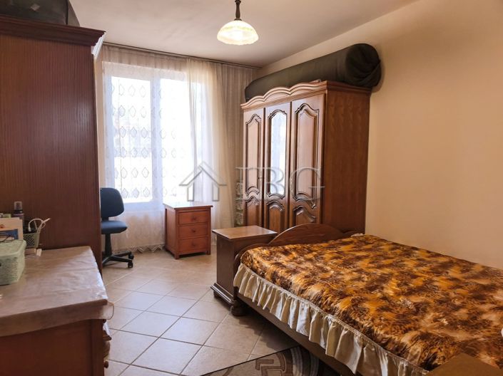 Image No.18-3 Bed House for sale