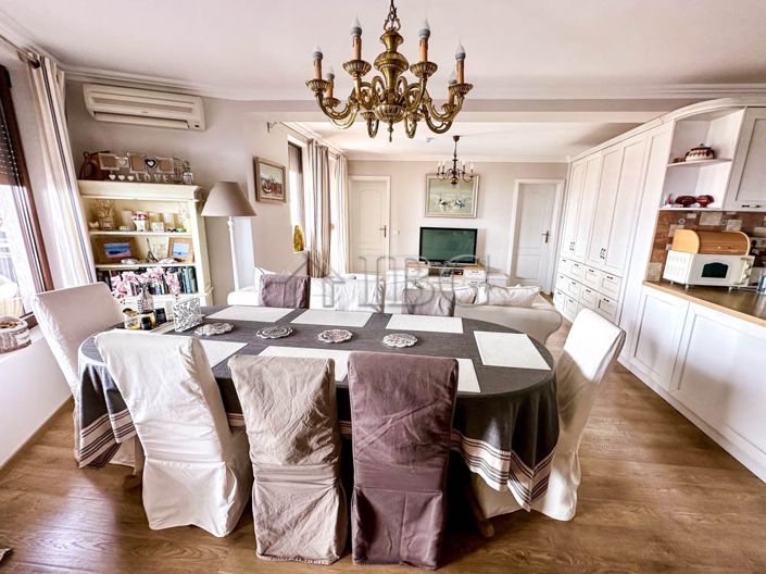 Image No.9-3 Bed Apartment for sale