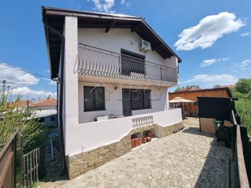 1 - Medovo, House