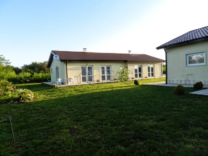 Image No.3-2 Bed House for sale