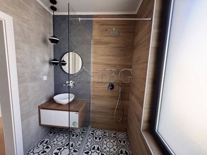 Image No.17-3 Bed House for sale