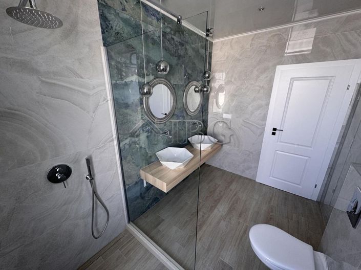 Image No.18-3 Bed House for sale