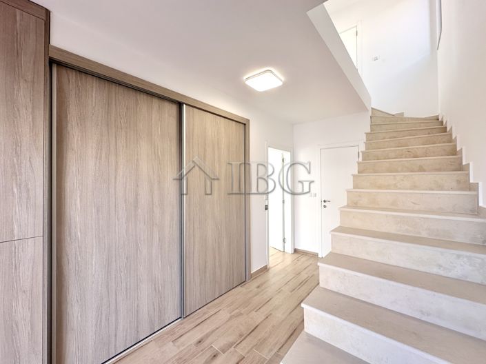 Image No.15-3 Bed House for sale