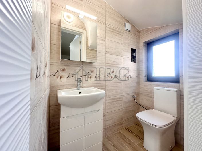 Image No.17-3 Bed House for sale