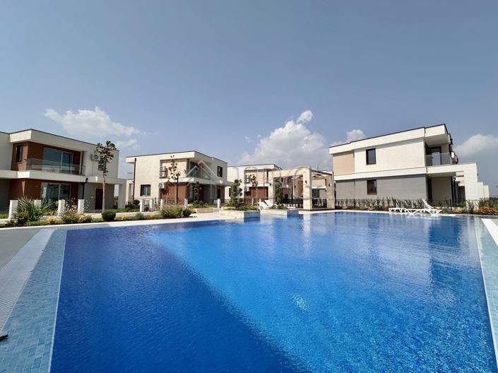 Image No.2-3 Bed House for sale