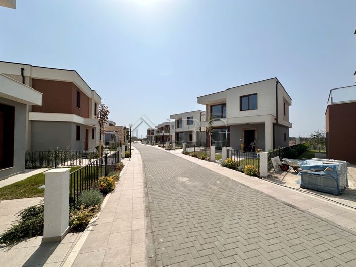 Image No.5-3 Bed House for sale