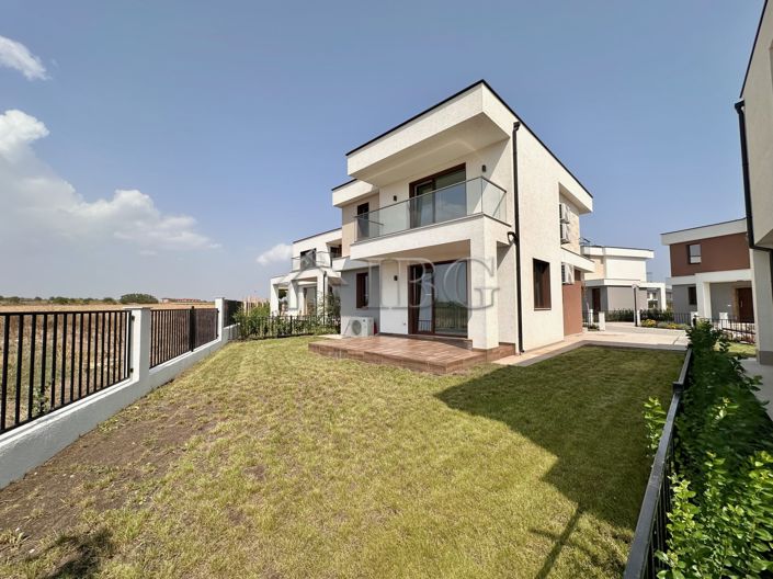 Image No.8-3 Bed House for sale