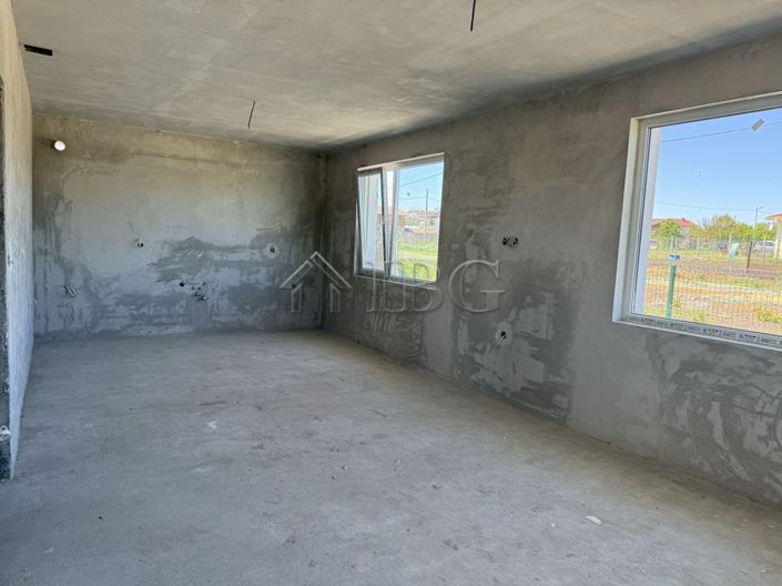 Image No.4-2 Bed House for sale