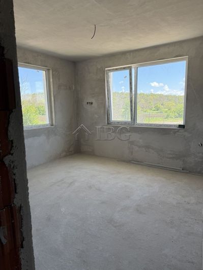 Image No.5-2 Bed House for sale