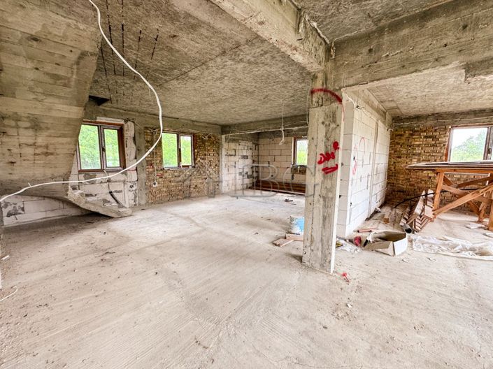 Image No.11-1 Bed House for sale