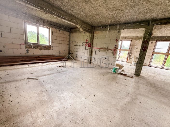 Image No.12-1 Bed House for sale