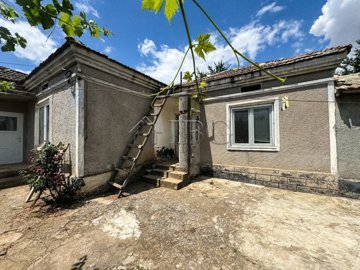 house-for-renovation-15-km-to-the-sea-6