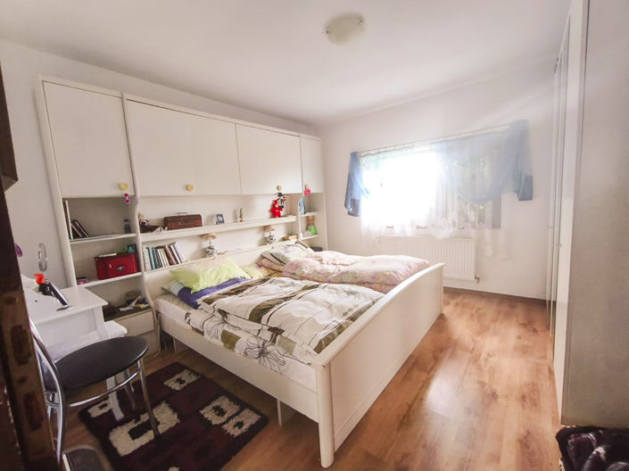 Image No.8-3 Bed House for sale