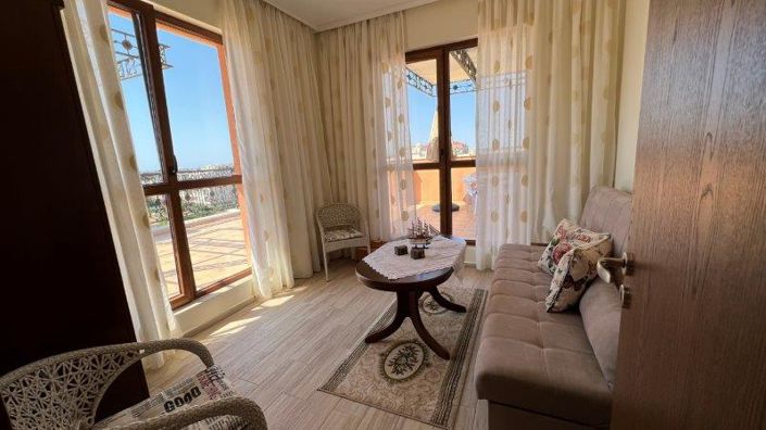 Image No.10-3 Bed Apartment for sale