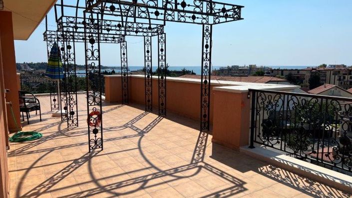 Image No.3-3 Bed Apartment for sale