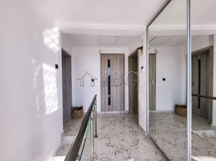 Image No.13-4 Bed House for sale