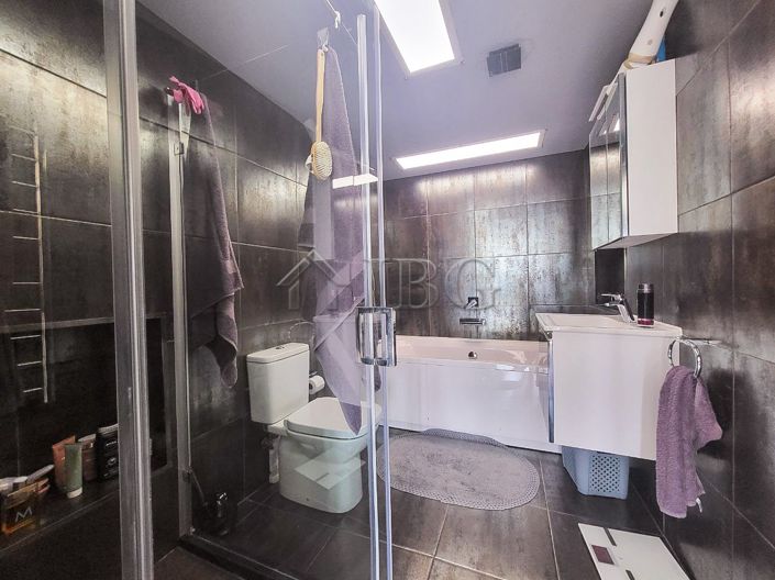 Image No.15-4 Bed House for sale