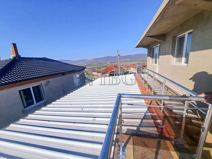 Image No.16-6 Bed House for sale