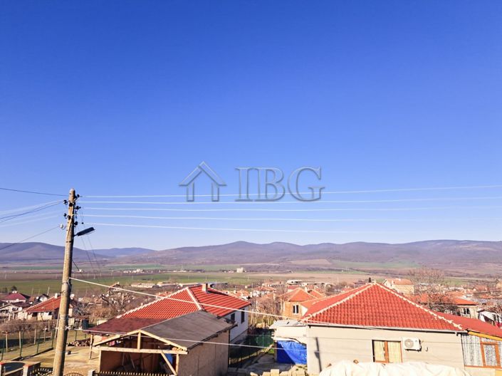 Image No.17-6 Bed House for sale