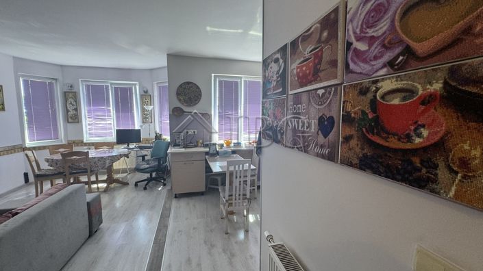 Image No.14-3 Bed House for sale