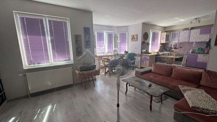 Image No.8-3 Bed House for sale