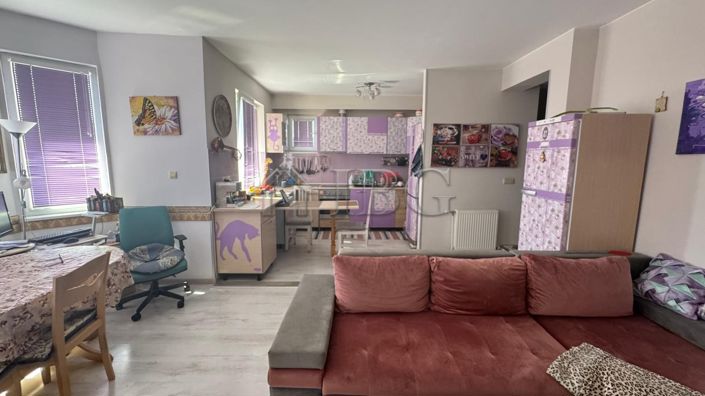 Image No.9-3 Bed House for sale