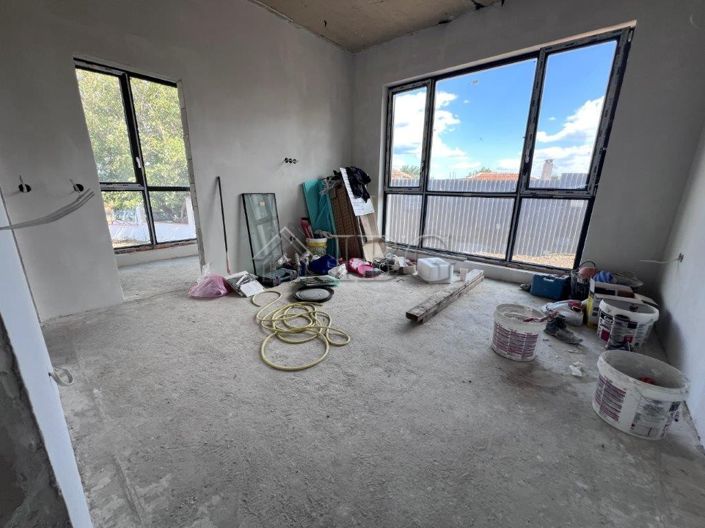 Image No.15-3 Bed House for sale