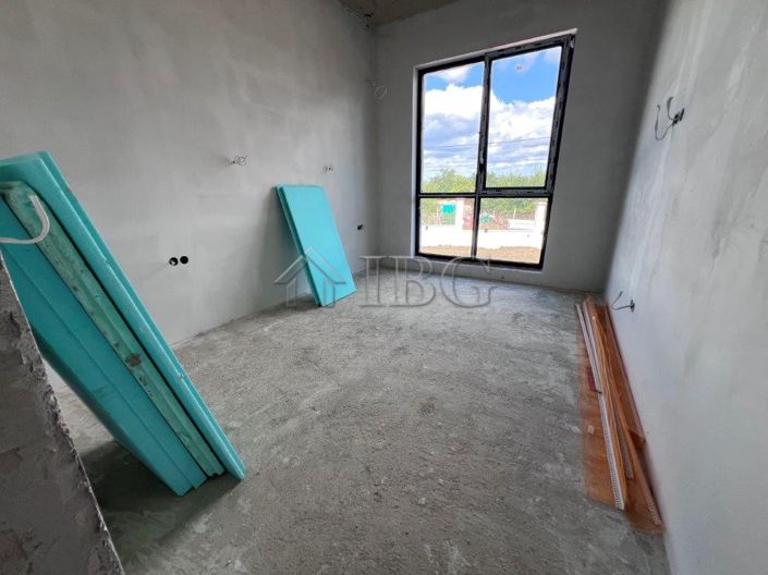 Image No.18-3 Bed House for sale