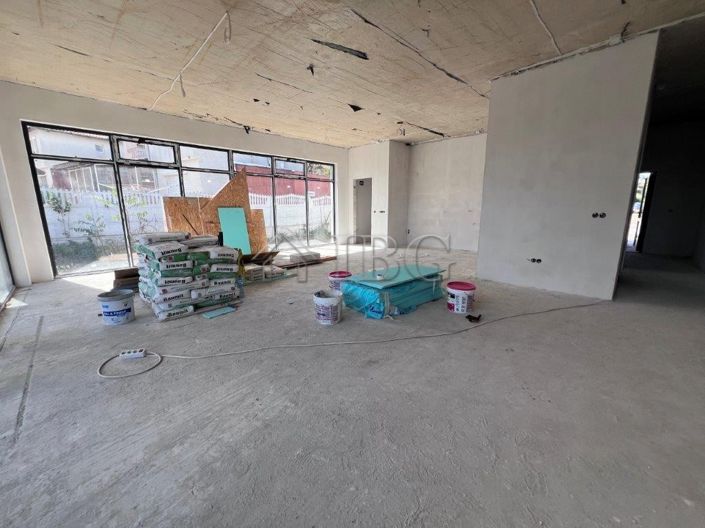 Image No.8-3 Bed House for sale